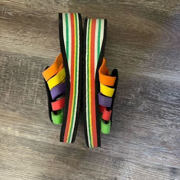 Unbranded Multicolored Rainbow Slip On Sandals Size 6 - Picture 4 of 6